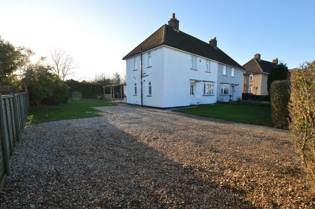 3 bedroom semidetached house for sale in Moreteyne Road, Marston