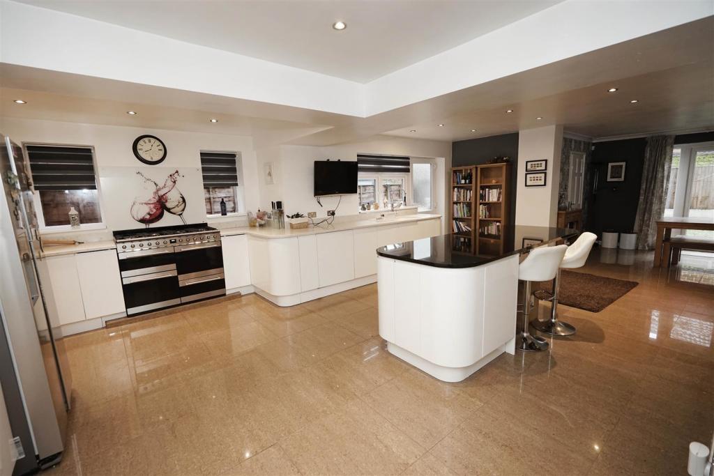 5 bedroom detached house for sale in Regent Road, Lostock, Bolton, BL6