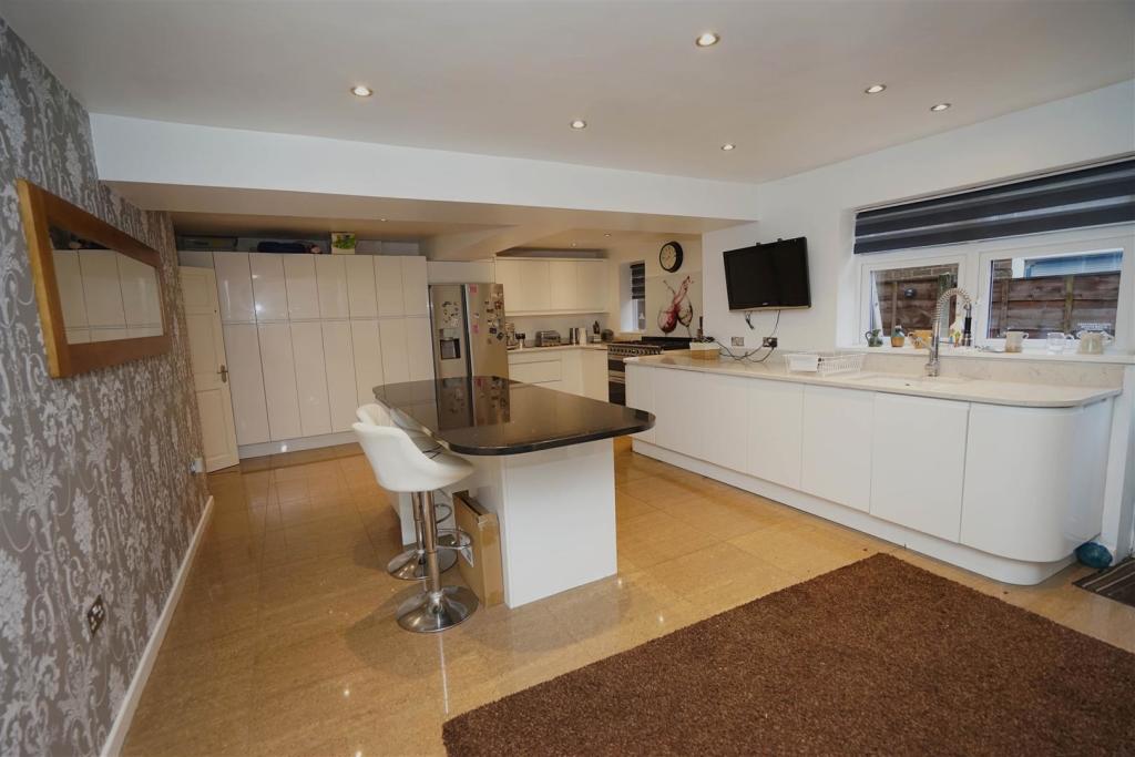 5 bedroom detached house for sale in Regent Road, Lostock, Bolton, BL6