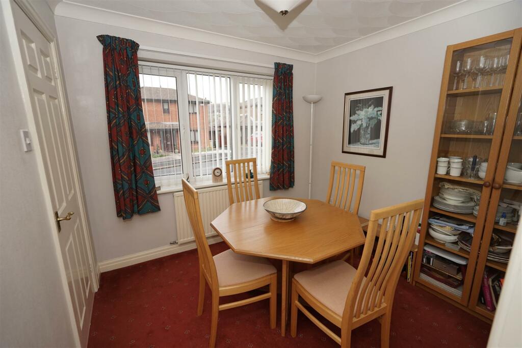 3 bedroom detached house for sale in Kensington Drive, Horwich, Bolton, BL6