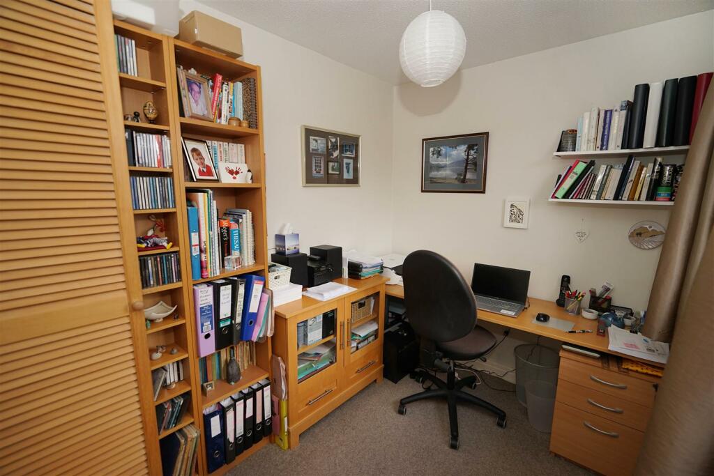 3 bedroom detached house for sale in Kensington Drive, Horwich, Bolton, BL6