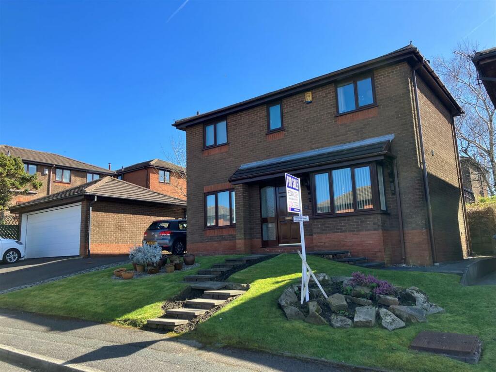 3 bedroom detached house for sale in Kensington Drive, Horwich, Bolton, BL6