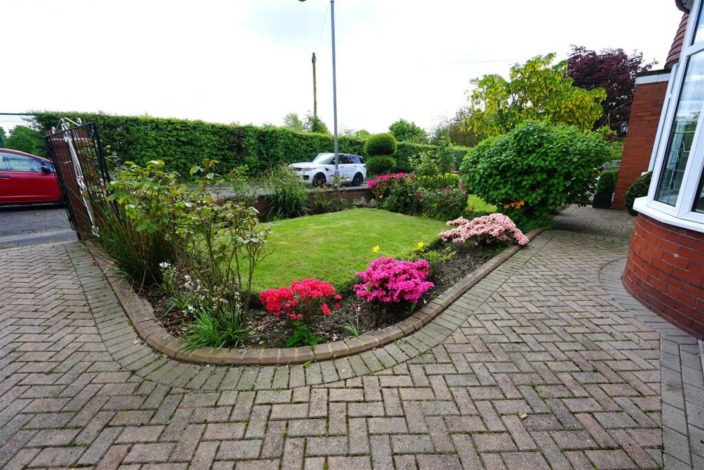 3 bedroom semidetached house for sale in Strathmore Road, Breightmet