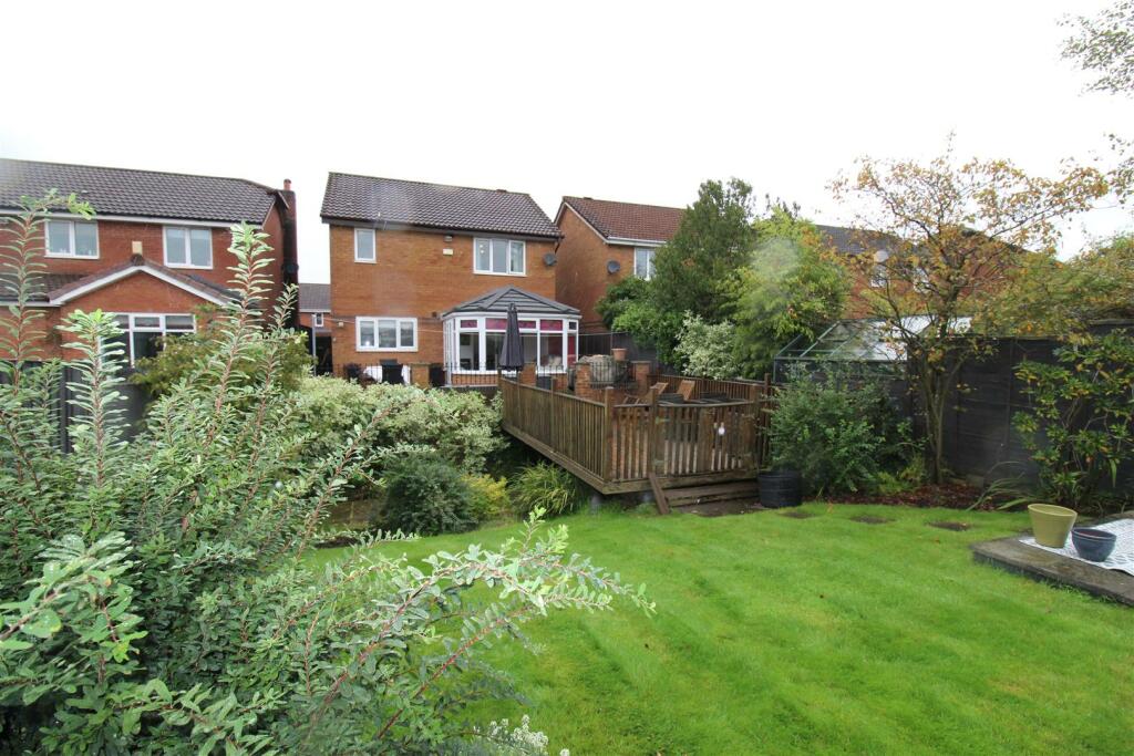 3 bedroom detached house for sale in Rotherhead Close, Horwich, Bolton, BL6