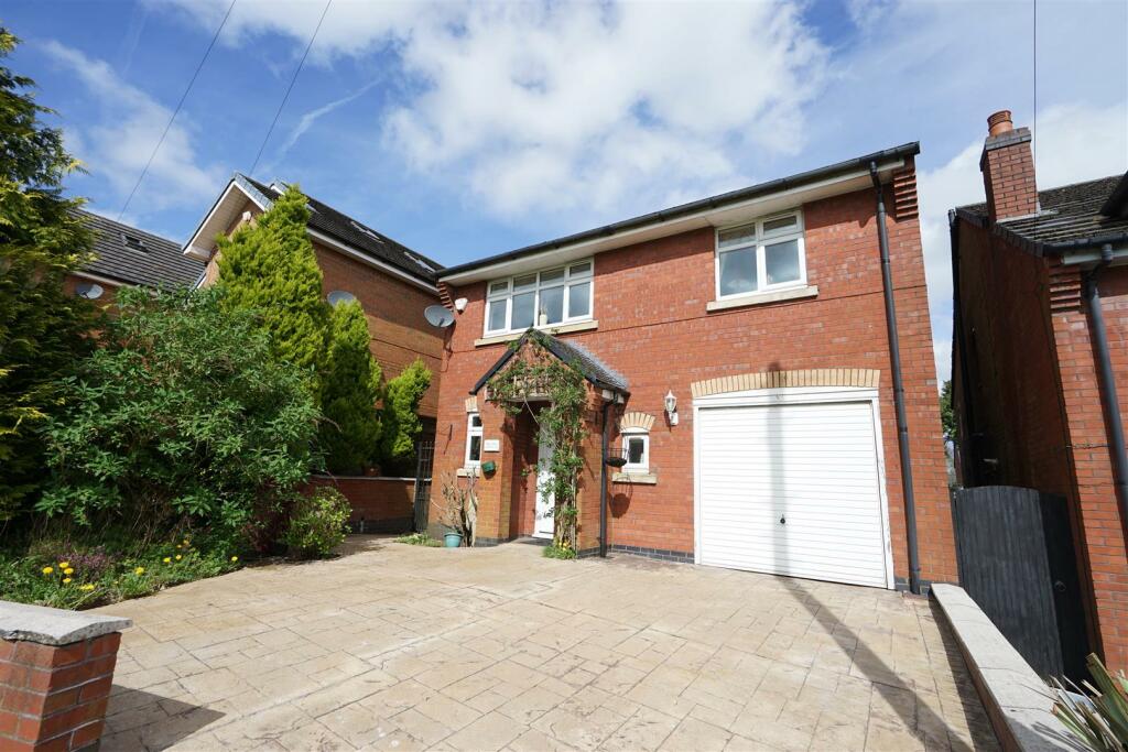 5 bedroom detached house for sale in Whitehall Lane, Blackrod, Bolton, BL6