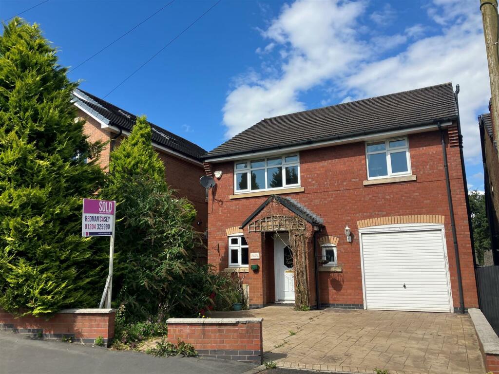 5 bedroom detached house for sale in Whitehall Lane, Blackrod, Bolton, BL6