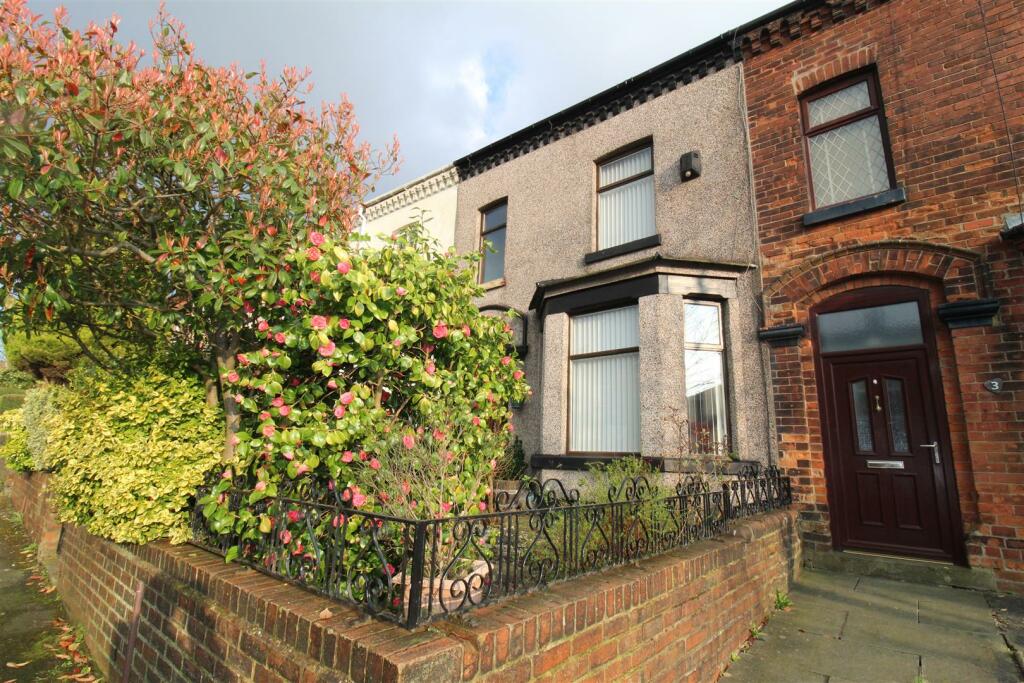 3 bedroom terraced house for sale in Penn Street, Horwich, Bolton, BL6