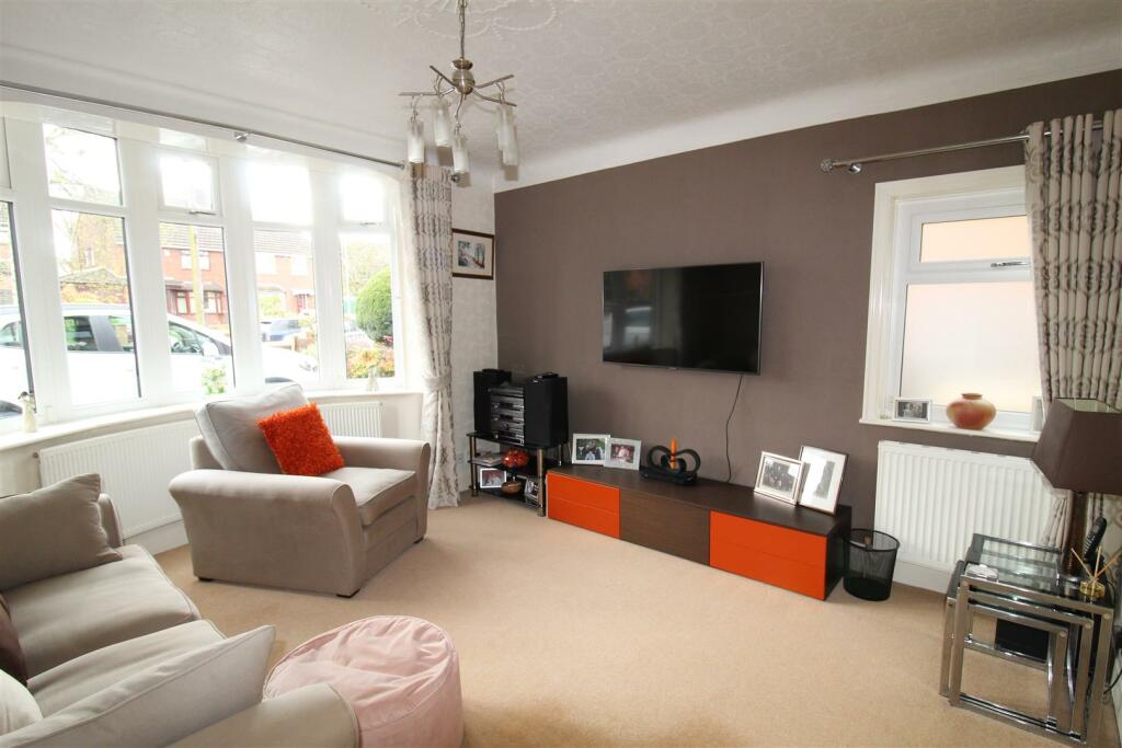 Additional property image - Lever Park Avenue, Horwich, Bolton