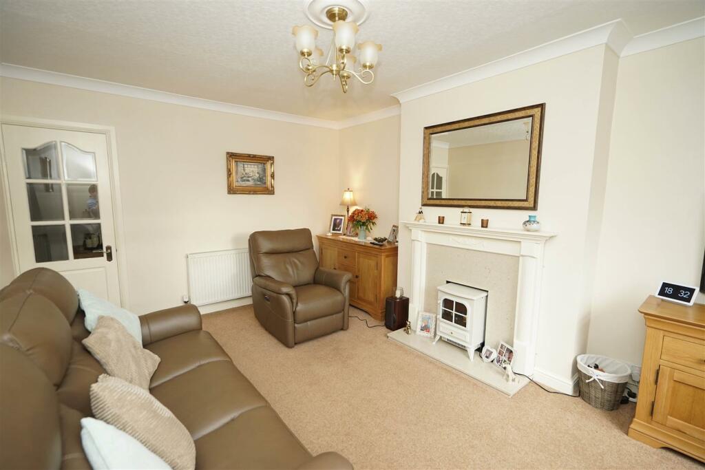 Additional property image - Birtenshaw Crescent, Bromley Cross
