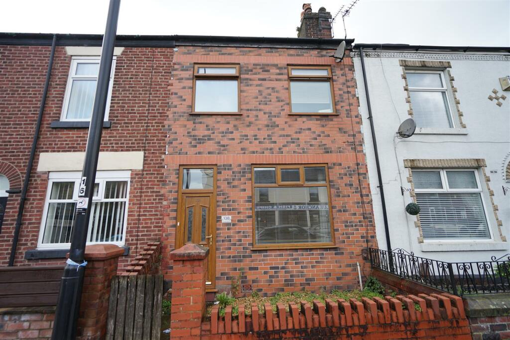 3 bedroom terraced house for sale in Chorley New Road, Horwich, Bolton, BL6