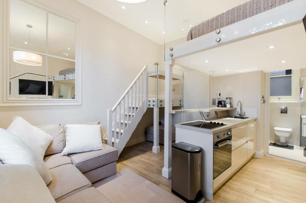 Studio flat for sale in Earls Court Road, Earls Court, London, SW5