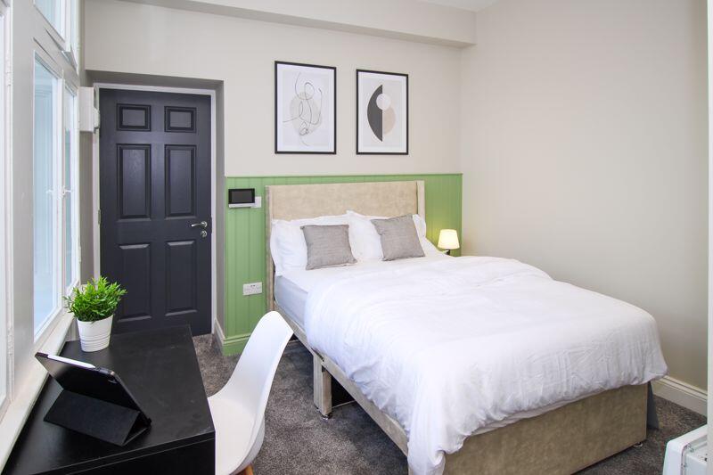 Main image of property: DOUBLE EN-SUITE ROOM, Walker Terrace, Gateshead 