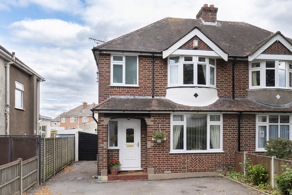 3 bedroom semidetached house for sale in Arle Road, Cheltenham GL51