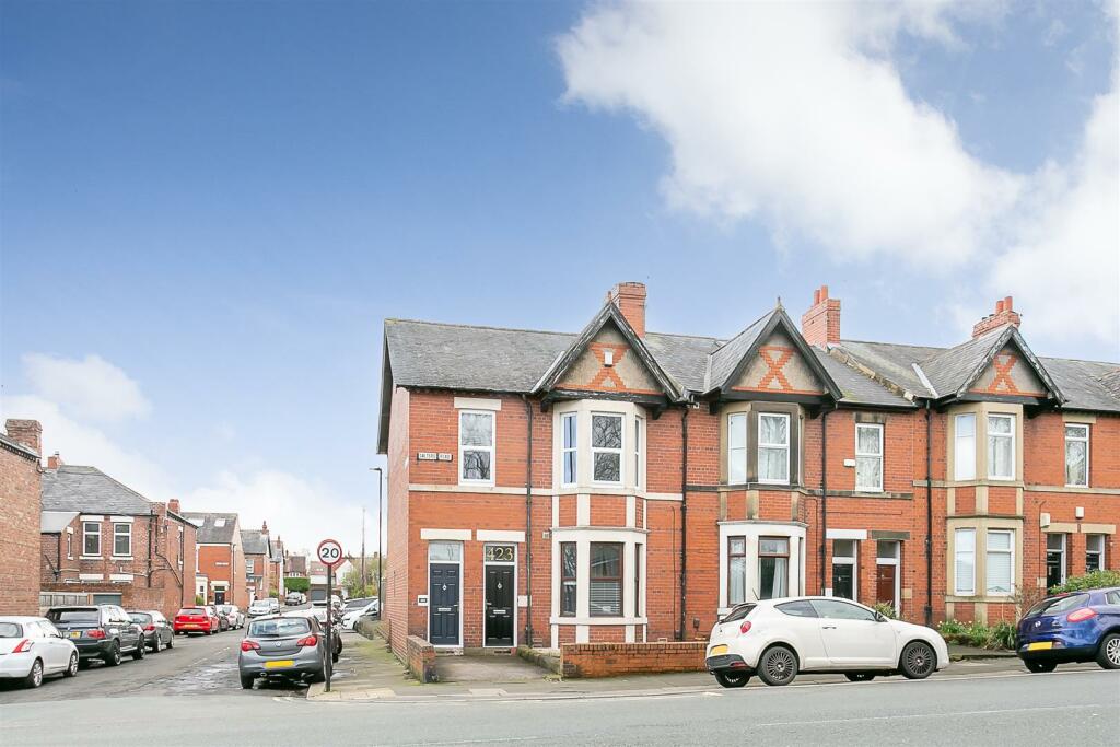 2 bedroom flat for rent in Salters Road, Gosforth, Newcastle upon Tyne, NE3