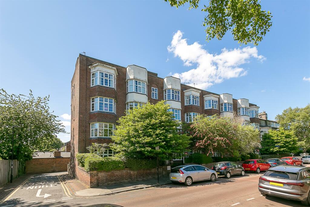 2 bedroom flat for sale in Eskdale Terrace, Jesmond, Newcastle upon Tyne, NE2