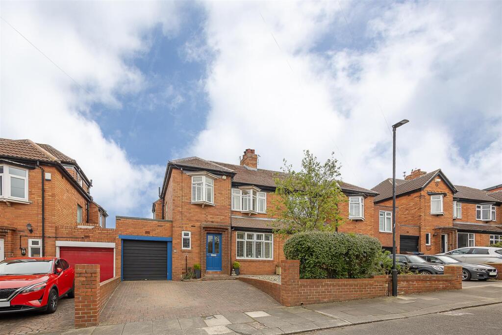 Main image of property: The Riding, Kenton, Newcastle upon Tyne