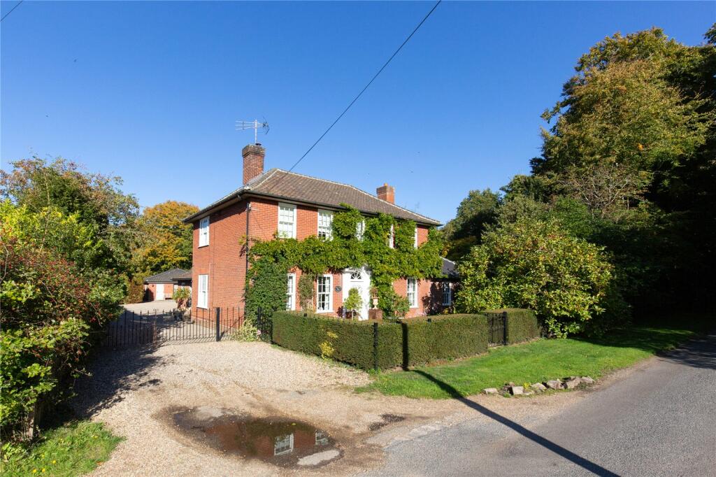 5 bedroom detached house for sale in Holt Road, Swanton Novers, Melton