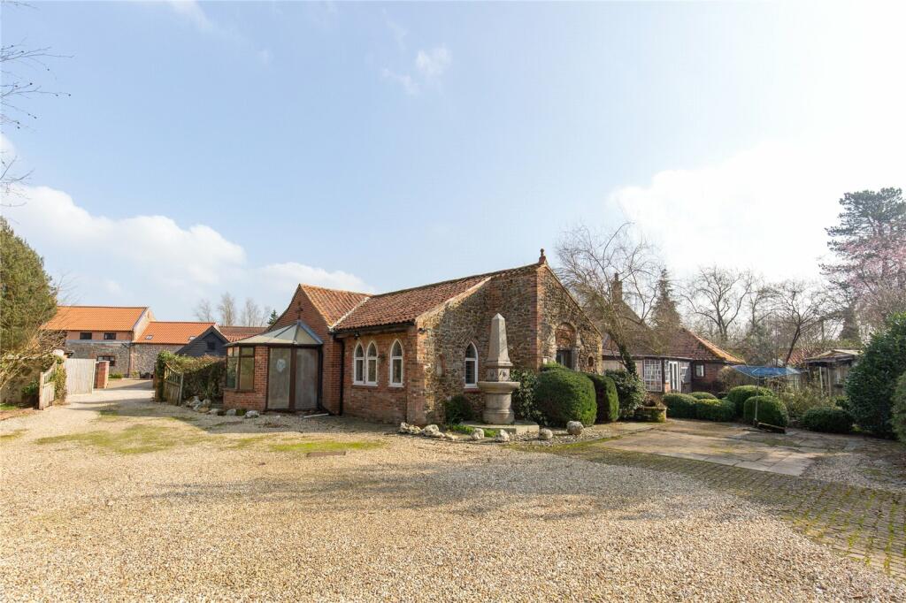4 bedroom bungalow for sale in Church Street, Litcham, King's Lynn
