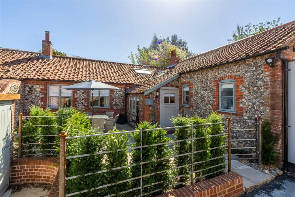 3 bedroom semidetached house for sale in Hindringham Road, Walsingham