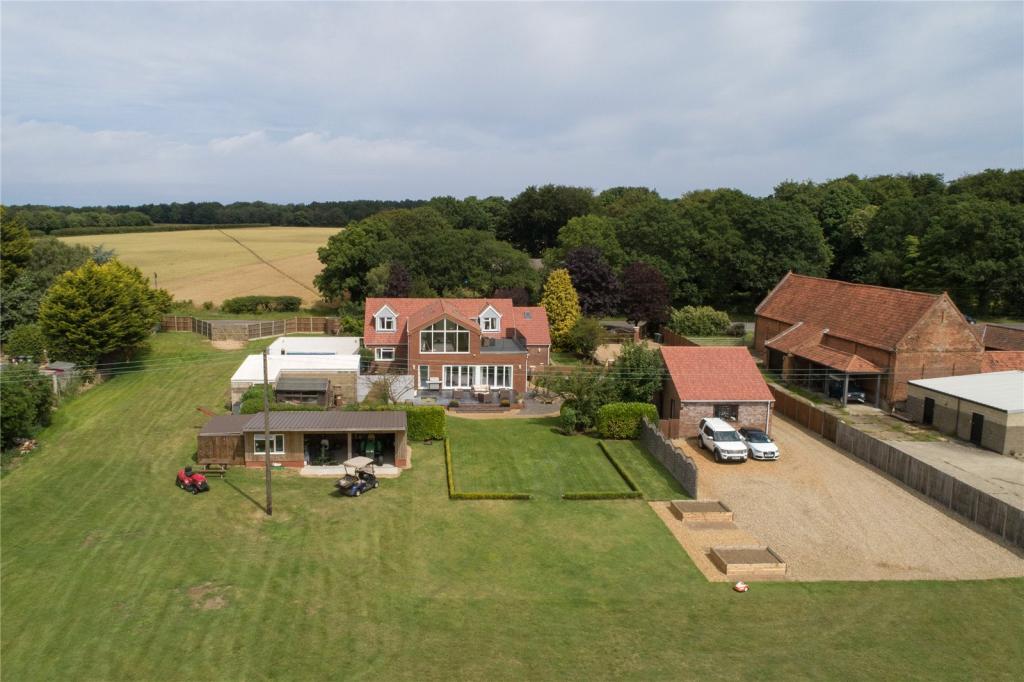 5 bedroom detached house for sale in Holt Road, Aylmerton, Norwich, Norfolk, NR11