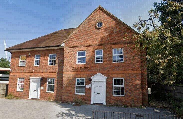 Main image of property: 12 London Road , Hemel Hempstead, 