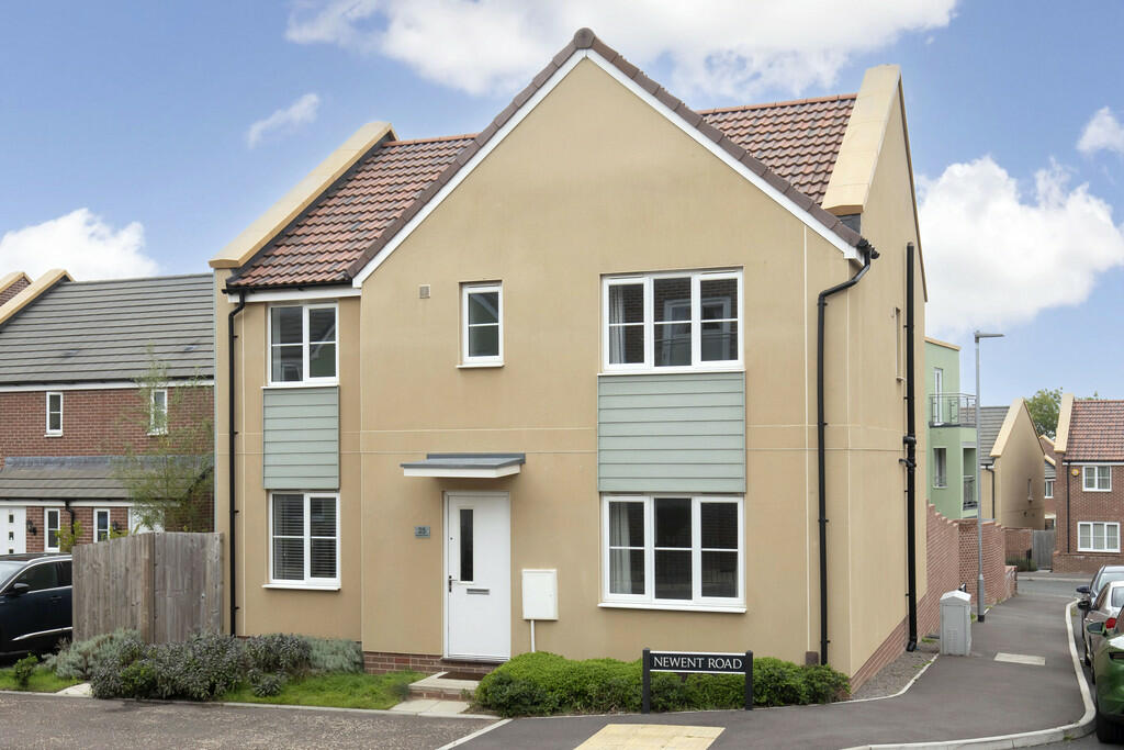 4 bedroom detached house for rent in Newent Road, Cheltenham GL52 5GQ, GL52