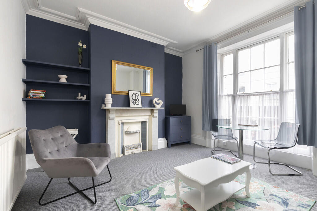 Main image of property: Grosvenor Place South, Cheltenham GL52 2RX