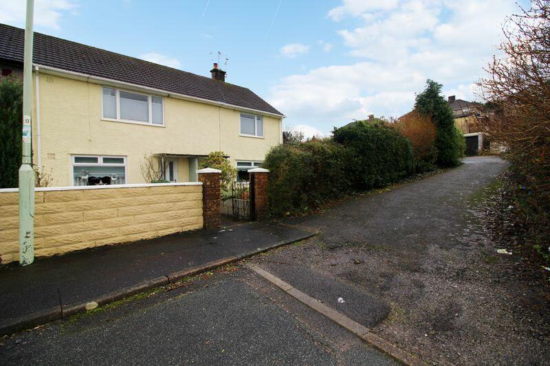 2 bedroom flat for sale in Heol Illtyd, Llantrisant, Pontyclun, CF72