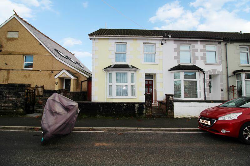 3 bedroom end of terrace house for sale in Bonvilston Road, Trallwn