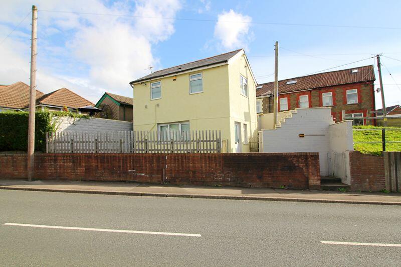 1 bedroom detached house for sale in Ynys Terrace, Rhydyfelin