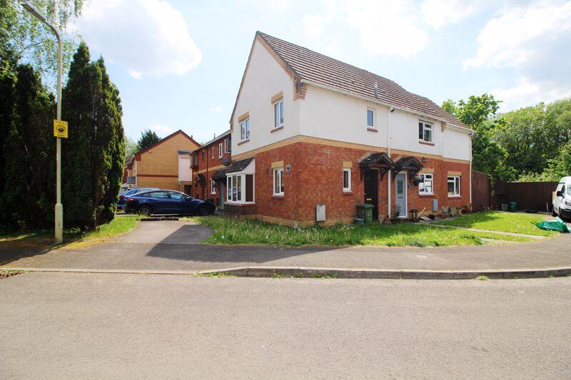 Main image of property: Clos Aneurin, Rhydyfelin, Pontypridd, CF37 5DZ