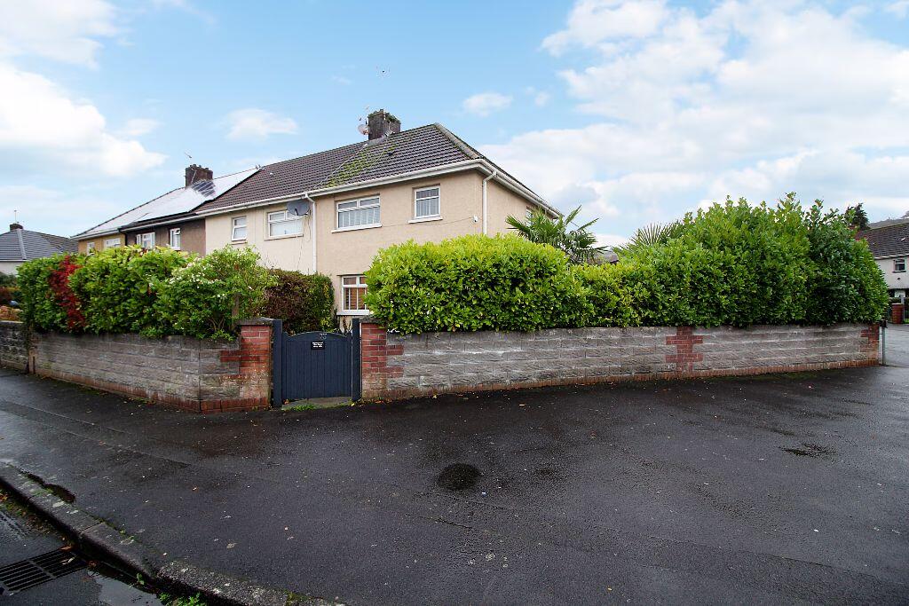 Main image of property: Ynyslyn Road, Hawthorn, Pontypridd, CF37 5AR