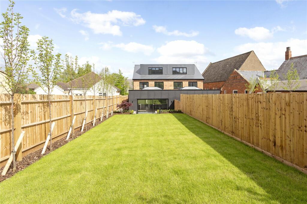 4 bedroom semidetached house for sale in Pilley Lane, Cheltenham