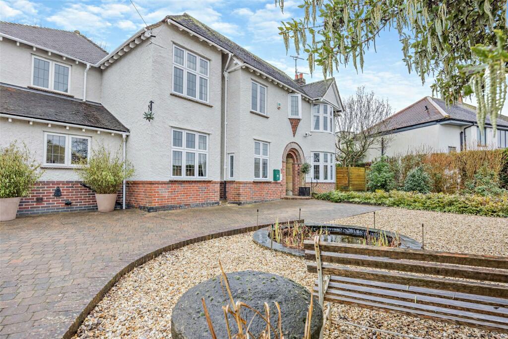 5 bedroom detached house for sale in East End Road, Charlton Kings