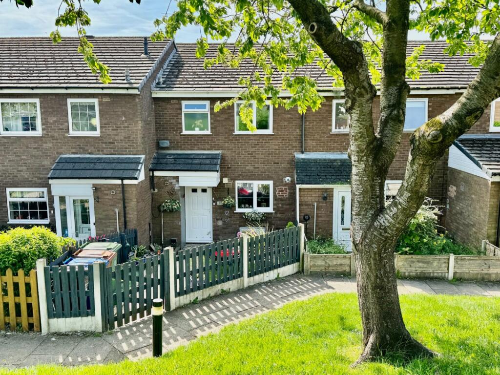 3 bedroom terraced house for sale in Sunfield, Romiley, Stockport