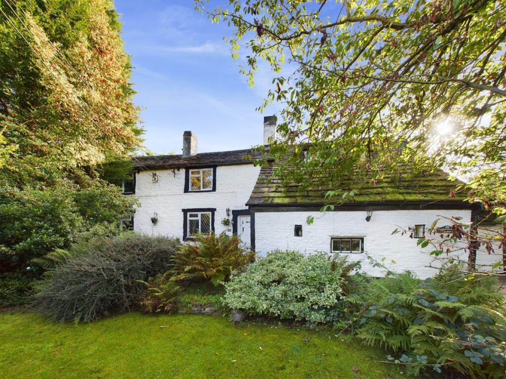 Main image of property: Moor End Road, Mellor, Stockport, Cheshire, SK6 5PS