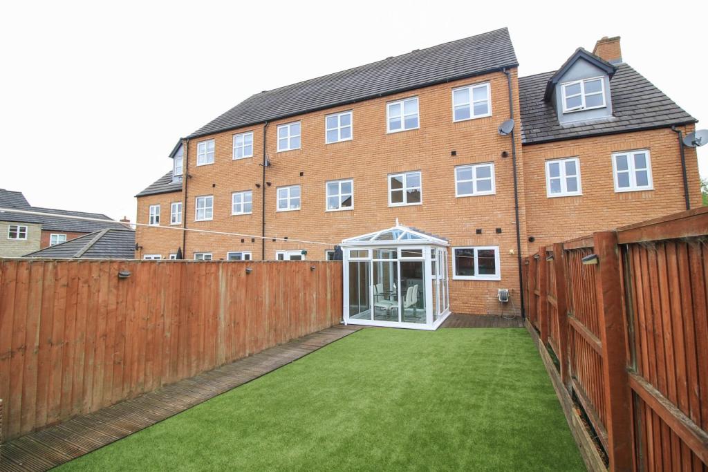 3 bedroom house for sale in Eastwood Drive, Marple, Stockport, SK6