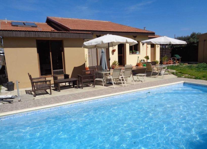 4 bedroom bungalow for sale in Limassol, Moni, Cyprus