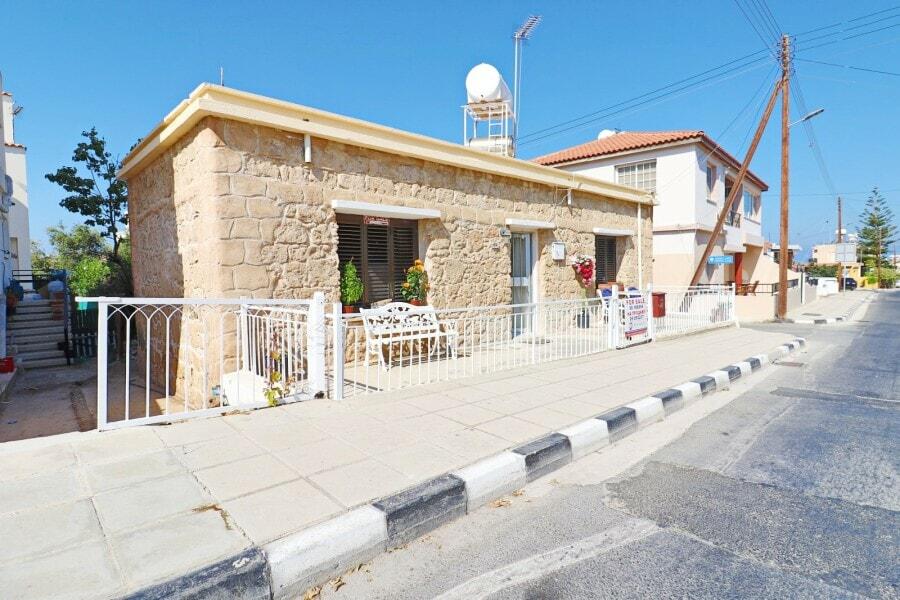 Villa for sale in Paphos, Chlorakas