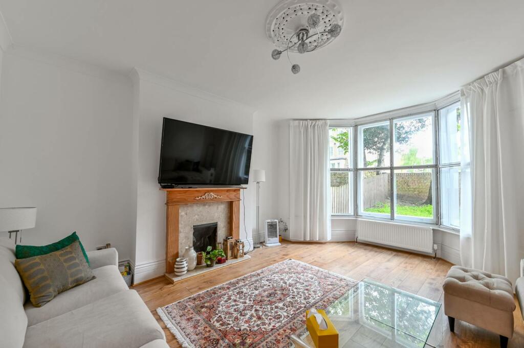 7 bedroom terraced house for sale in Evering Road, Stoke Newington