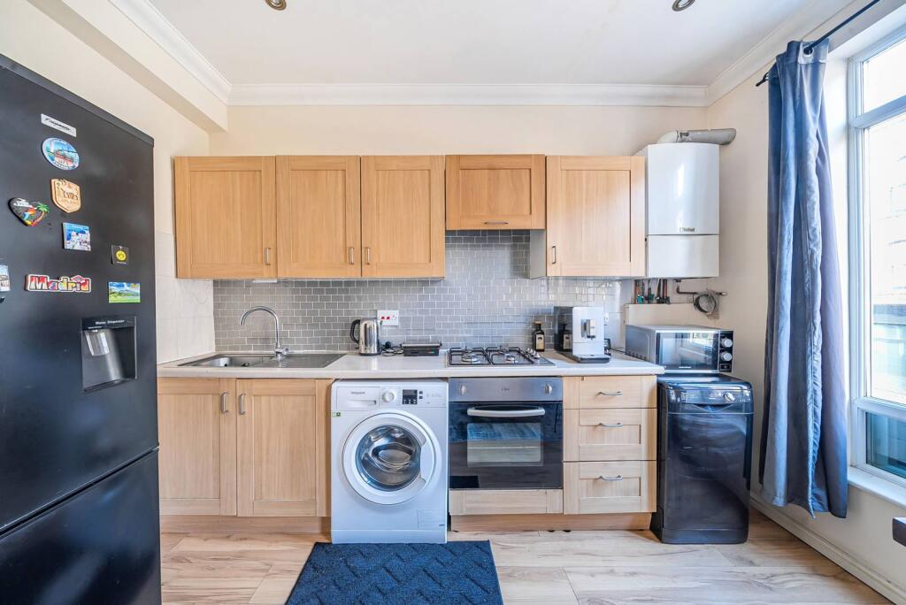 Main image of property: Green Lanes, Newington Green, London, N16