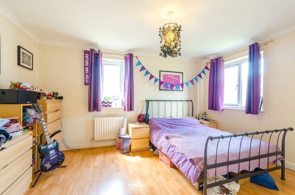 Main image of property: Finsbury Park Avenue, Finsbury Park, London, N4