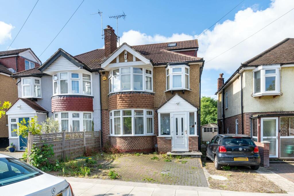3 bedroom semidetached house for sale in Court Farm Road, Northolt, UB5