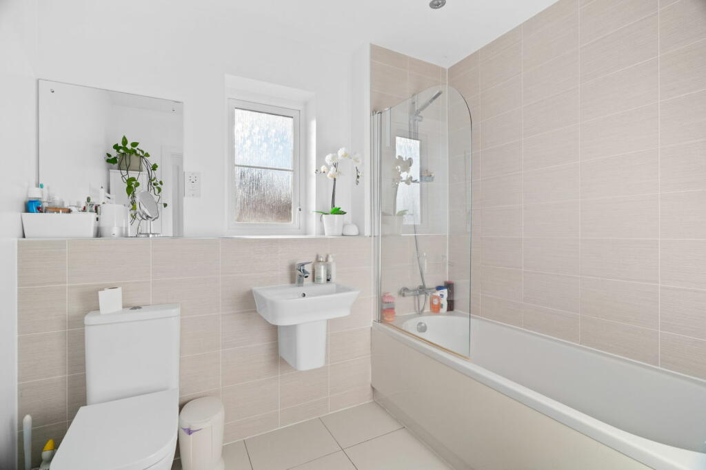 Additional property image - Granta Mead Close, Newport