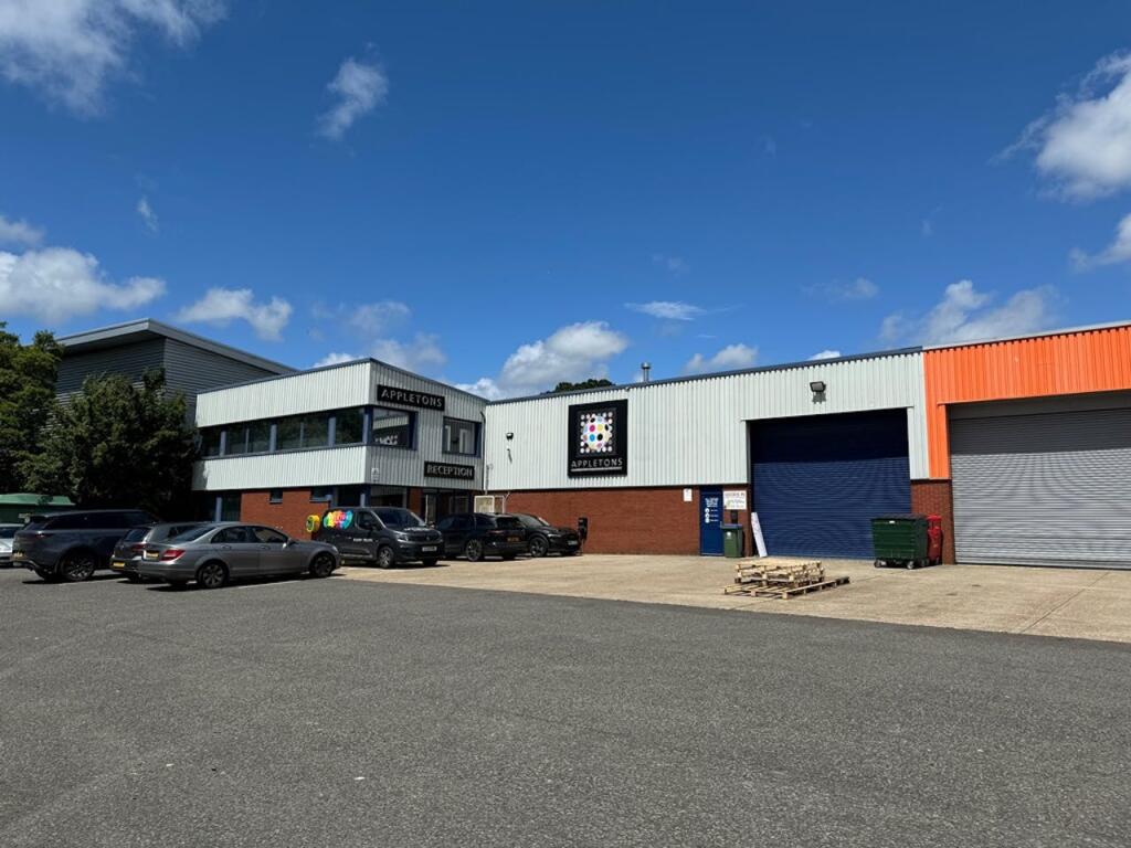 Light industrial facility to lease in Unit 1 Waterloo Industrial Estate