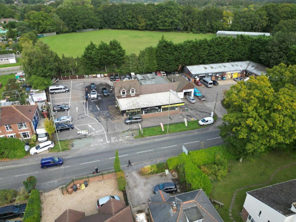 Main image of property: 133-145 Botley Road, North Baddesley, Southampton, SO52 9EB