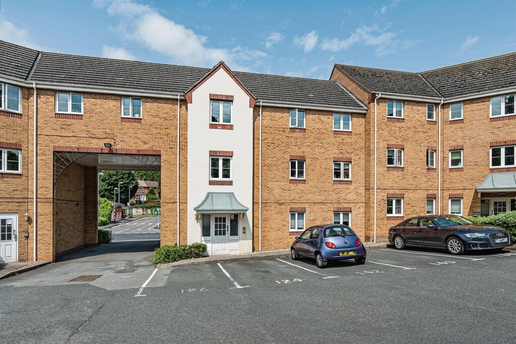 Main image of property: Kingsway, OLDBURY