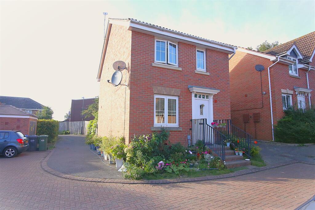 Main image of property: Gardeners End, Rugby