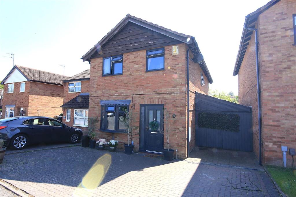Main image of property: Dreyer Close, Rugby