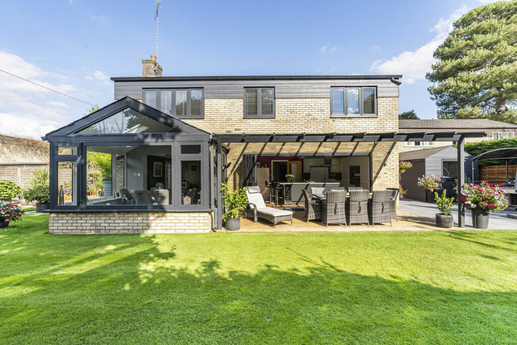 4 bedroom detached house for sale in North Street, Marcham, OX13